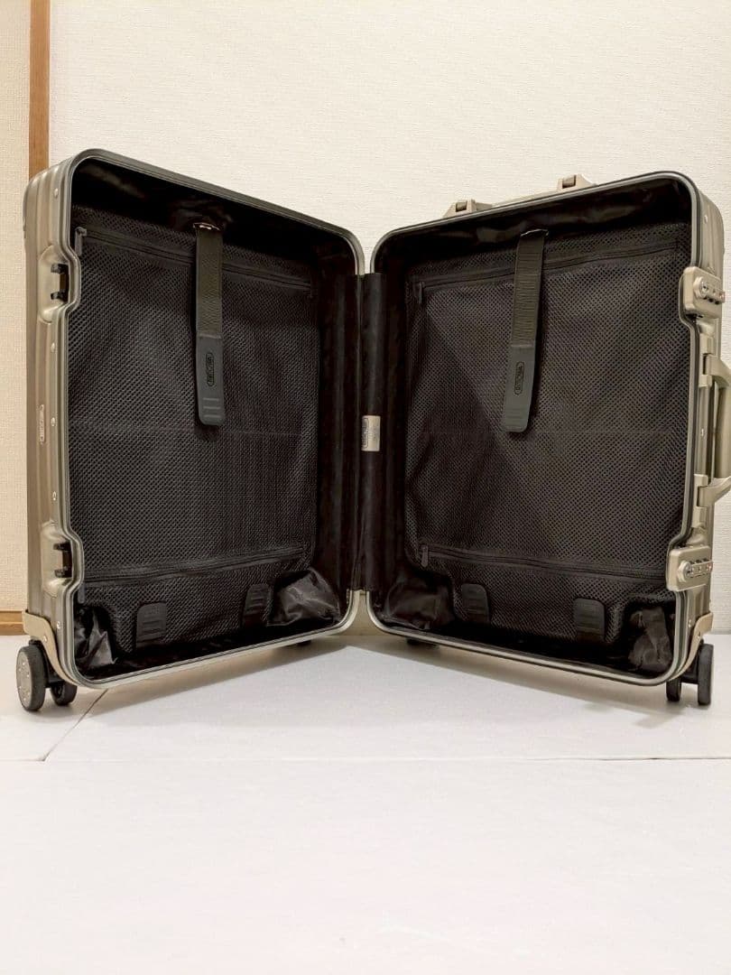 リモワ トパーズ TOPAS 45L 4輪 RIMOWA チタニウム
