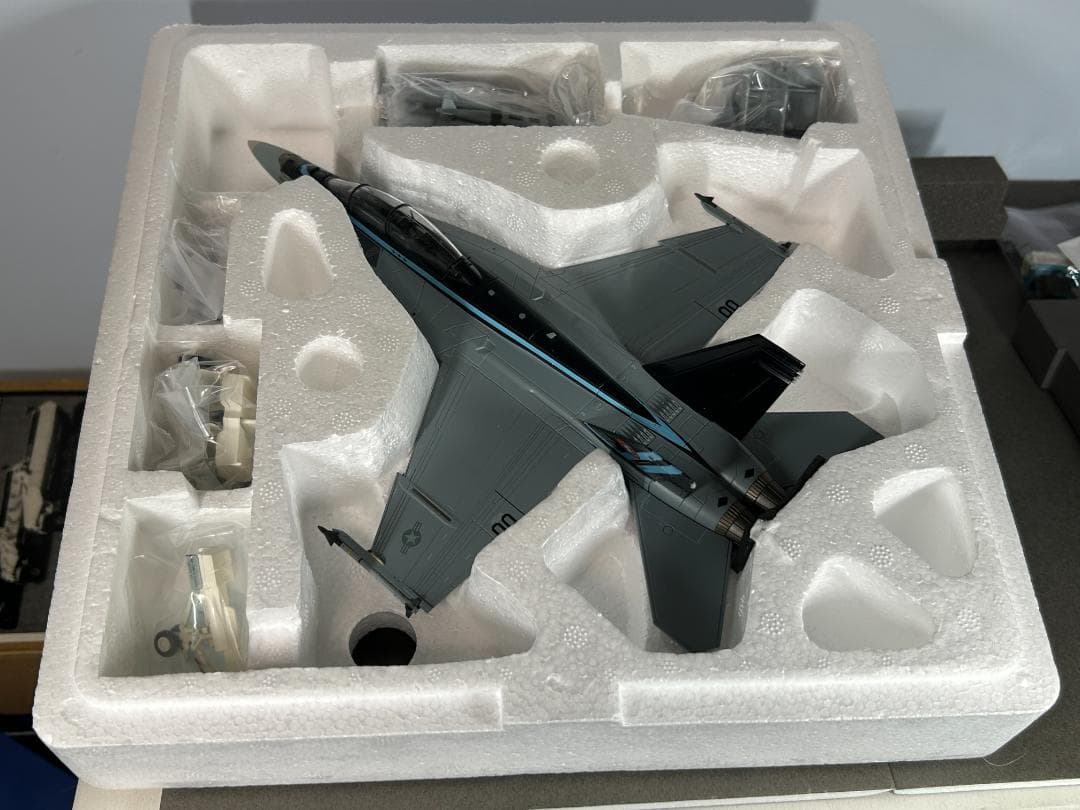 ホビーマスター 1/72 F/A-18F\"TOPGUN 50th 記念塗装\"