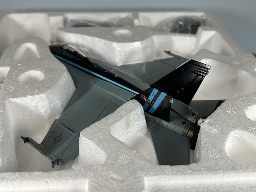 ホビーマスター 1/72 F/A-18F\"TOPGUN 50th 記念塗装\"