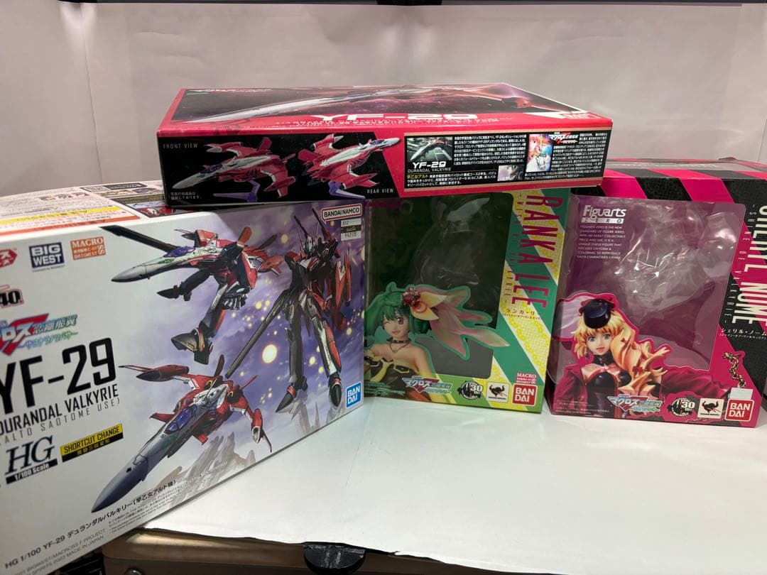 HGデュランダルバルキリー＋シェリル&ランカ〜サヨナラノツバサ〜　塗装完成品