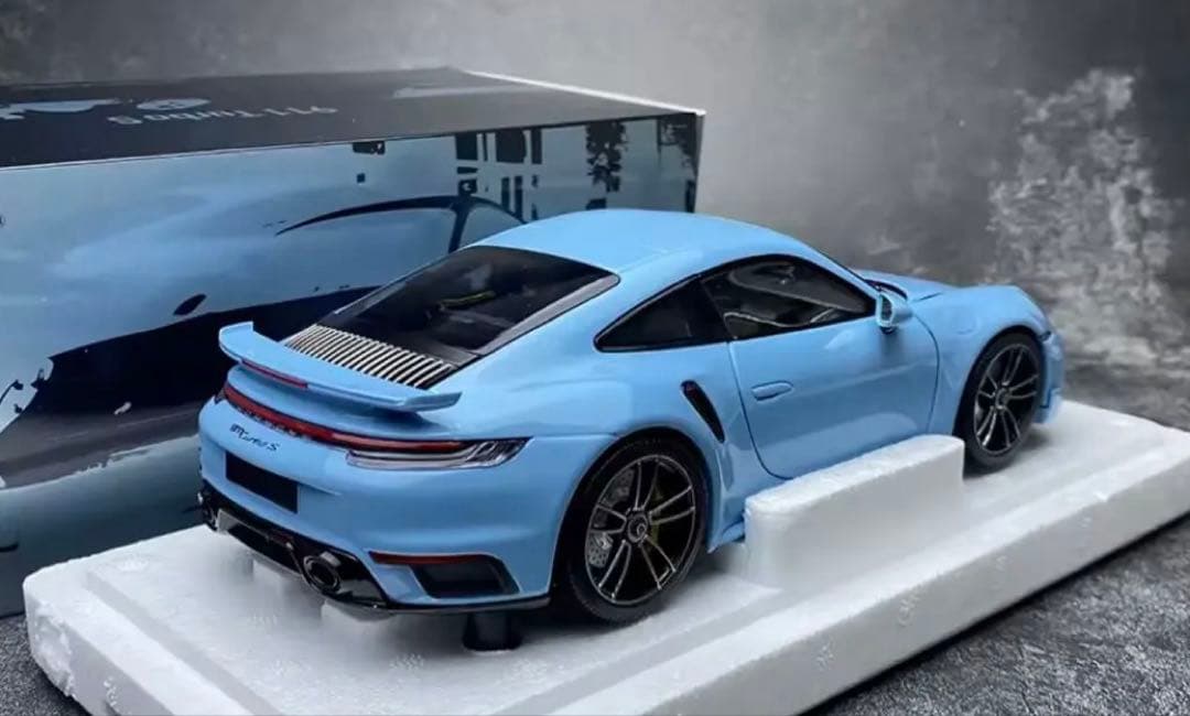 MINICHAMPS ダイキャスト1/18￼ポルシェ 911 ターボ S
