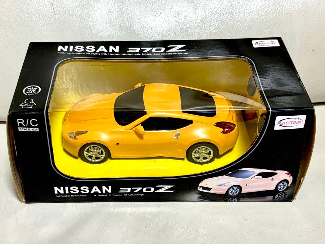 RASTAR【日産フェアレディ370Z 正規認証ラジコンカー 1/24】