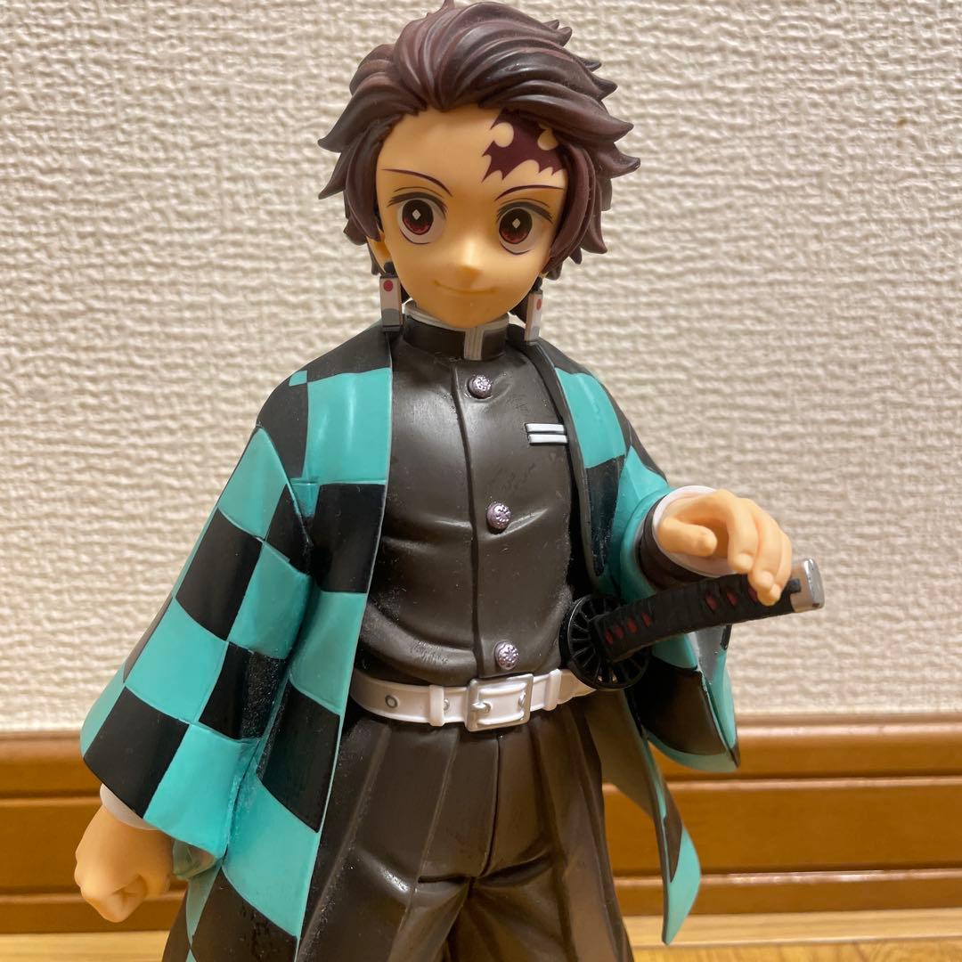 炭治郎 チェック柄フィギュア ビッグサイズ　高さ約24cm