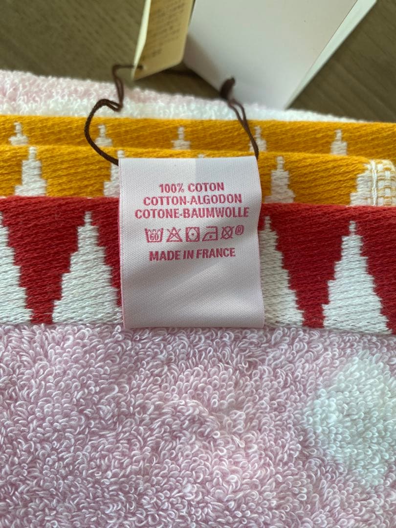 【未使用、タグ付き】HERMES バスタオル　ブランド箱付き