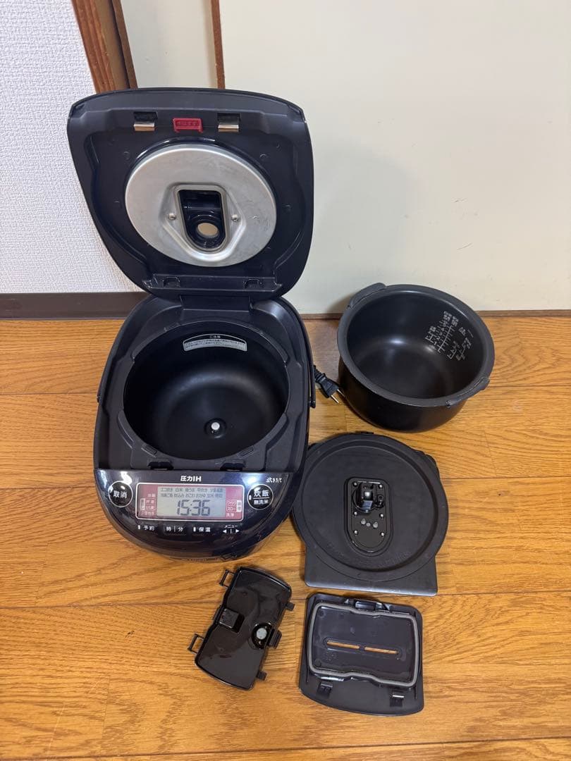 タイガー炊飯器 5.5合炊き JPK-10SC 2022年製