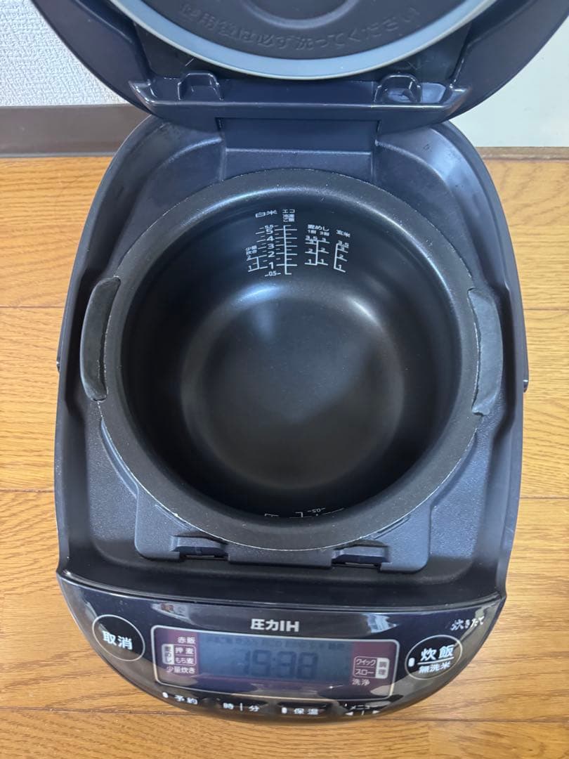 タイガー炊飯器 5.5合炊き JPK-10SC 2022年製