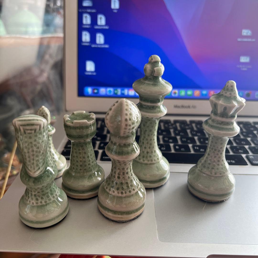 【新品未使用】タイセラドン焼チェス駒セット