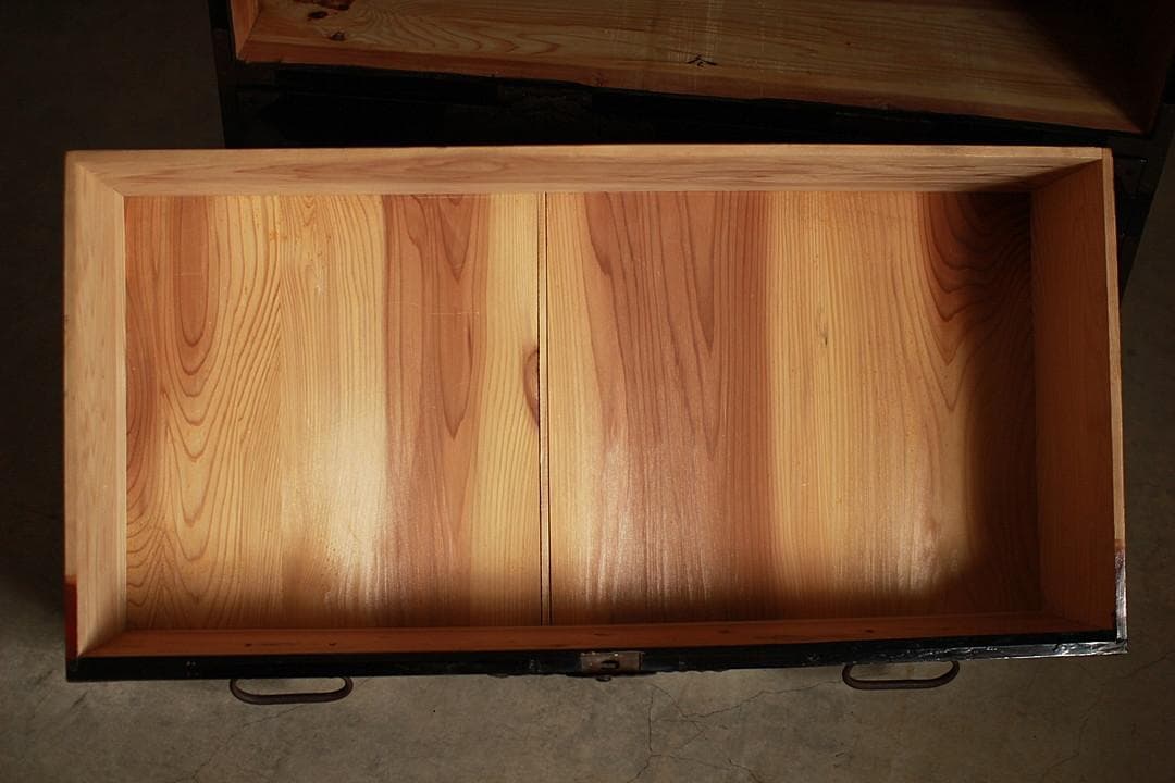 綺麗な打ち出し金具庄内箪笥　4杯　タンス　収納　古家具　古民家　時代家具