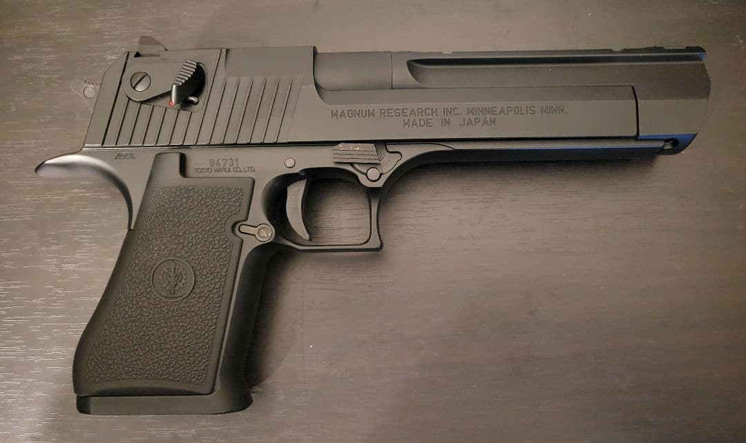 ま*ー様 デザートイーグル ガスガン 3マガジン付き