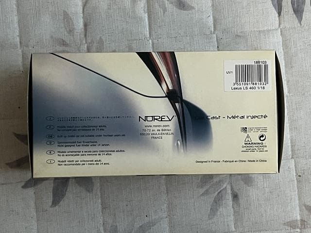 ノレブ　1/18スケール　レクサス LS460