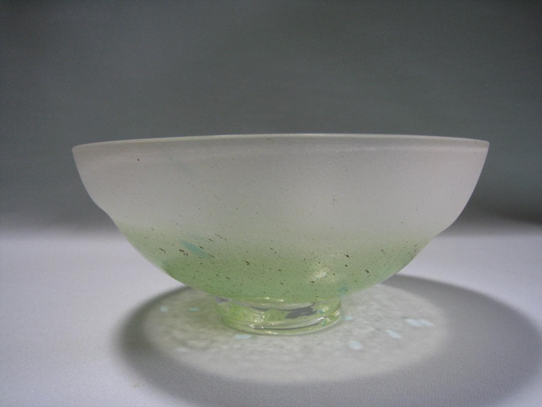 ガラス製抹茶碗　水崎長寿　義山茶盌　銘【浅黄霜】