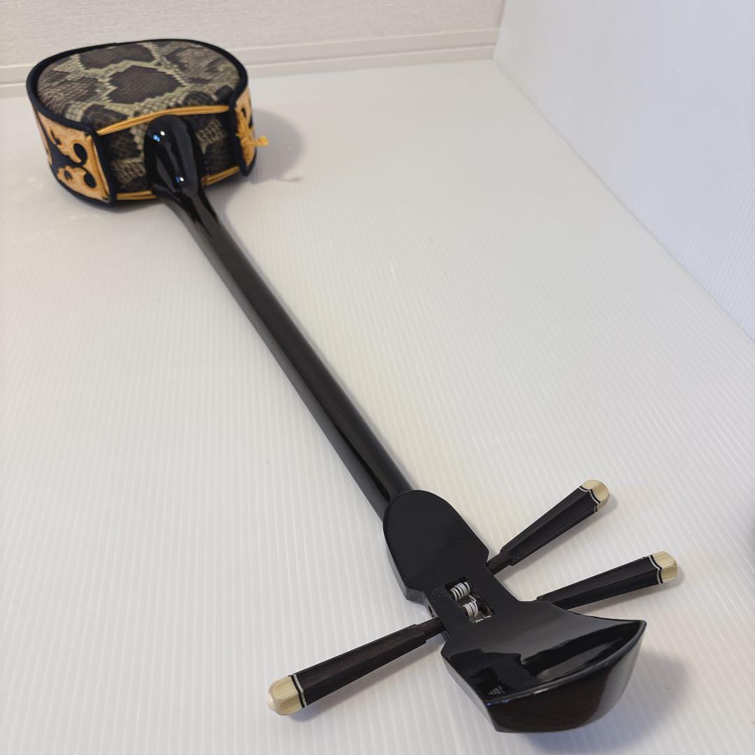 【美品】沖縄三線 三味線 人工革 蛇 ヘビ へび 初心者 入門 民族楽器 弦楽器