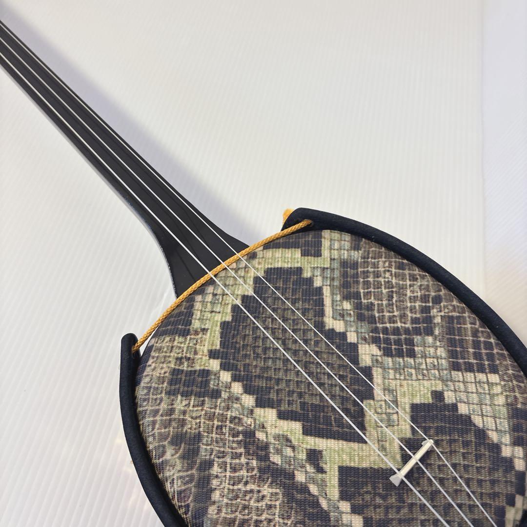 【美品】沖縄三線 三味線 人工革 蛇 ヘビ へび 初心者 入門 民族楽器 弦楽器