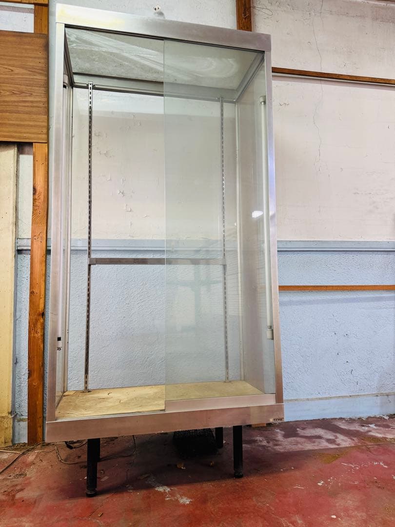 福岡発 ショーケース ガラスケース ラック 飾り棚 ローボード 扉付き ガラス製