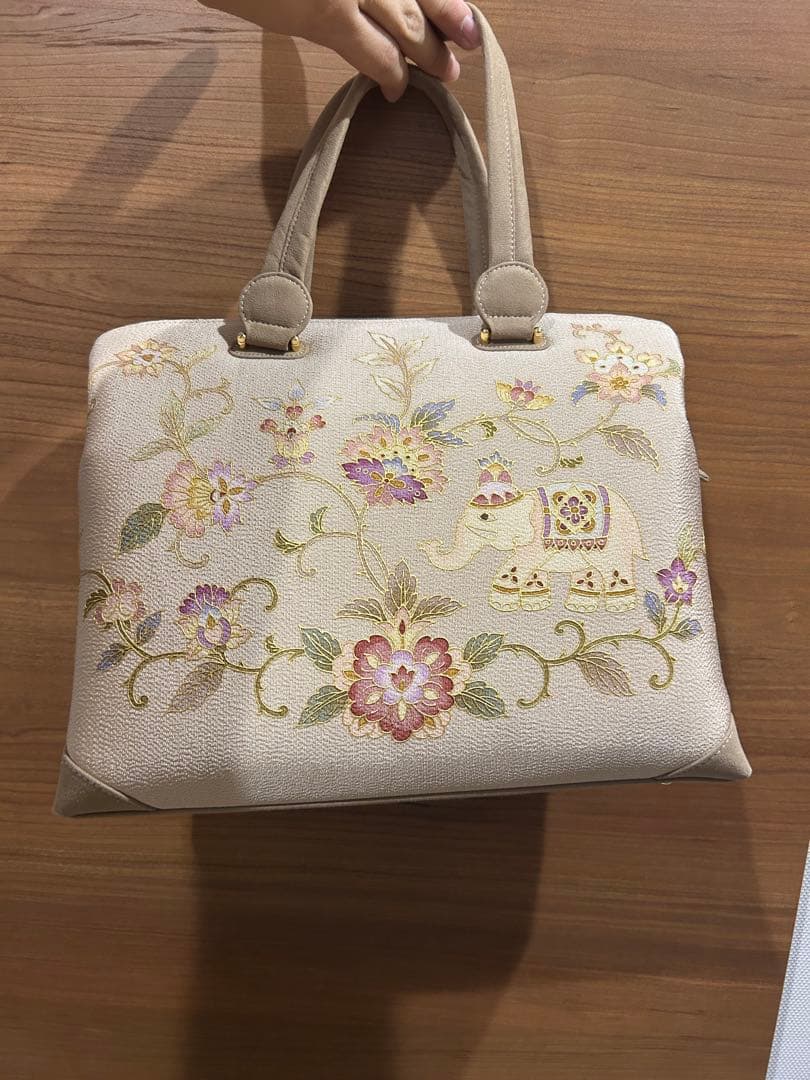 和装バッグ 美品 逸品 OKAJIMA 共箱付　象 花唐草 金彩 正絹 和装小物