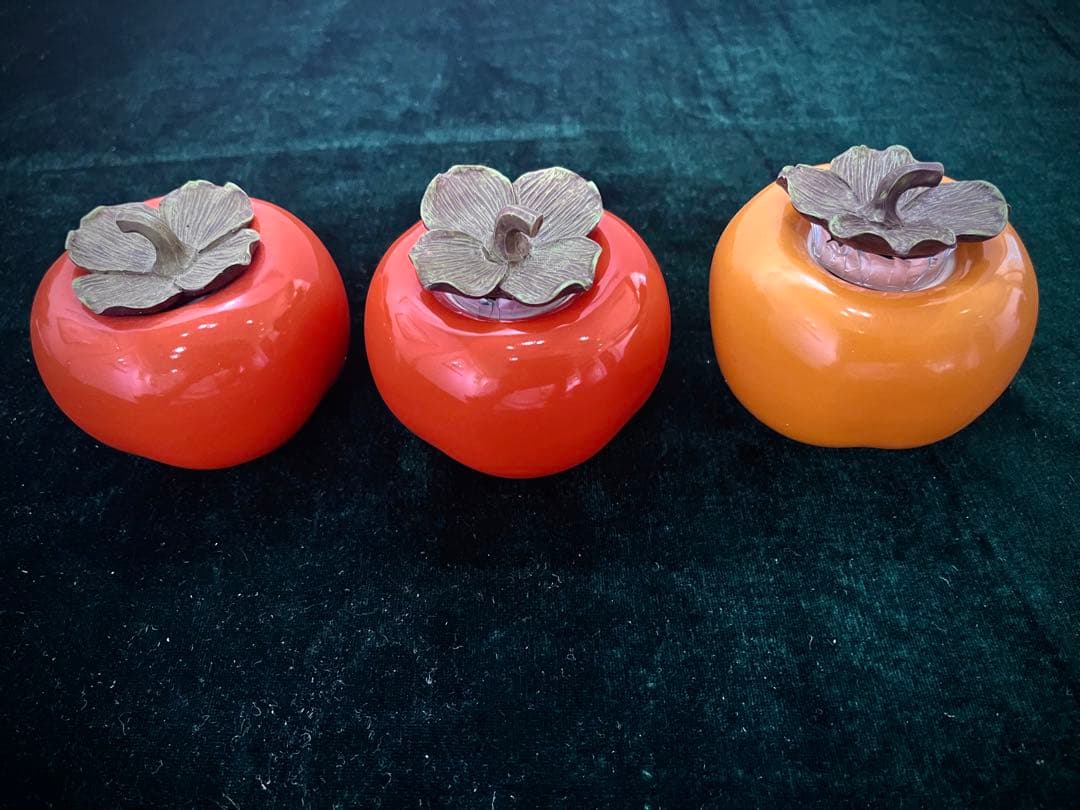 陶磁器の香合（柿型3個）