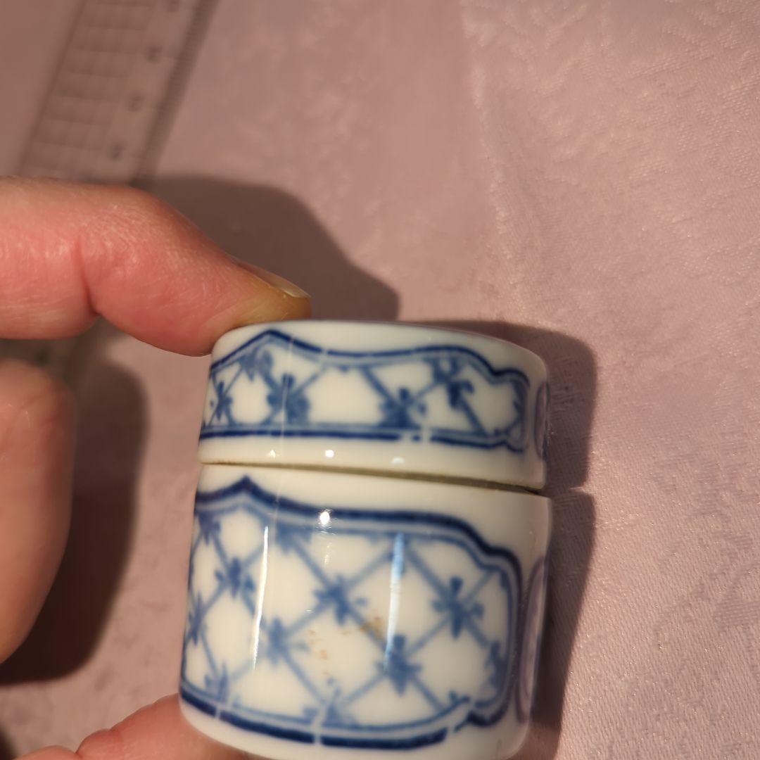 古伊万里 青白磁の花柄重ね香合