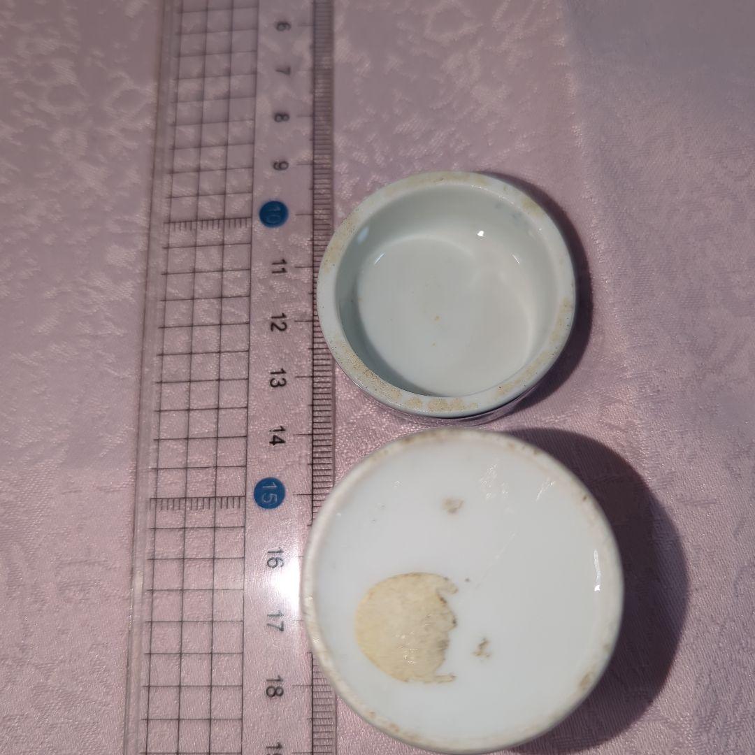 古伊万里 青白磁の花柄重ね香合