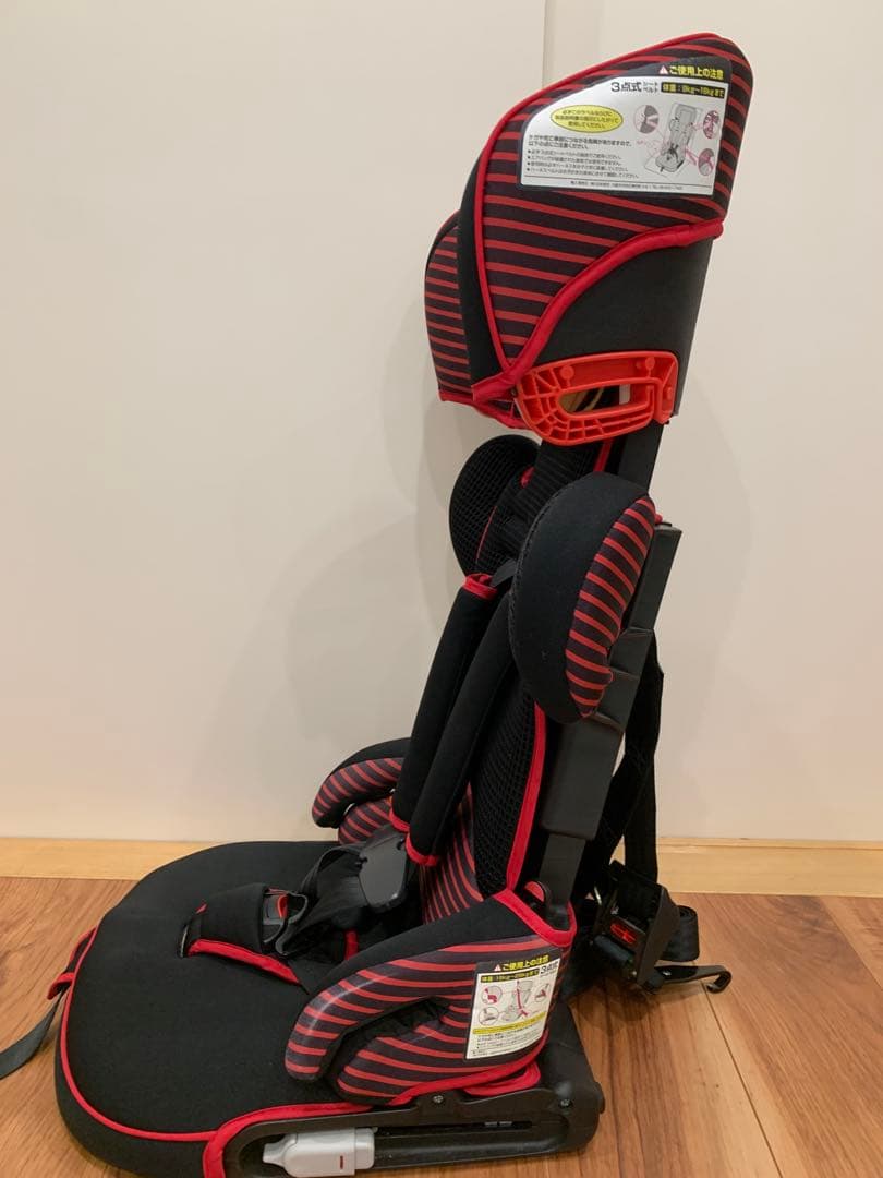 日本育児ジュニアシート ISOFIX 黒/赤