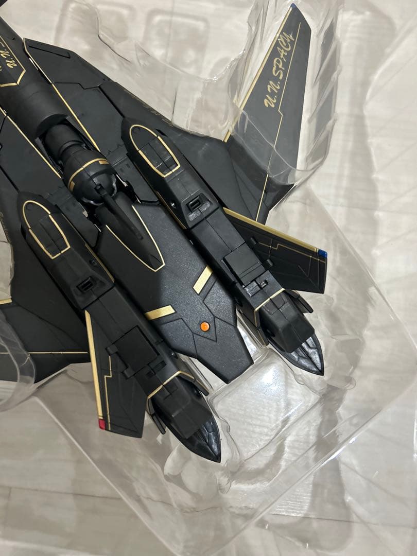 YAMATO　マクロスプラス　完全変形YF-19　25周年記念モデル