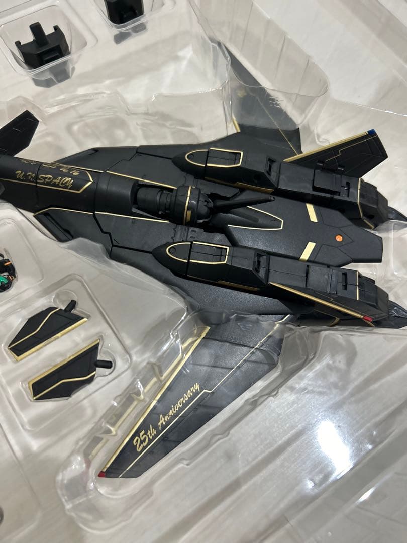 YAMATO　マクロスプラス　完全変形YF-19　25周年記念モデル