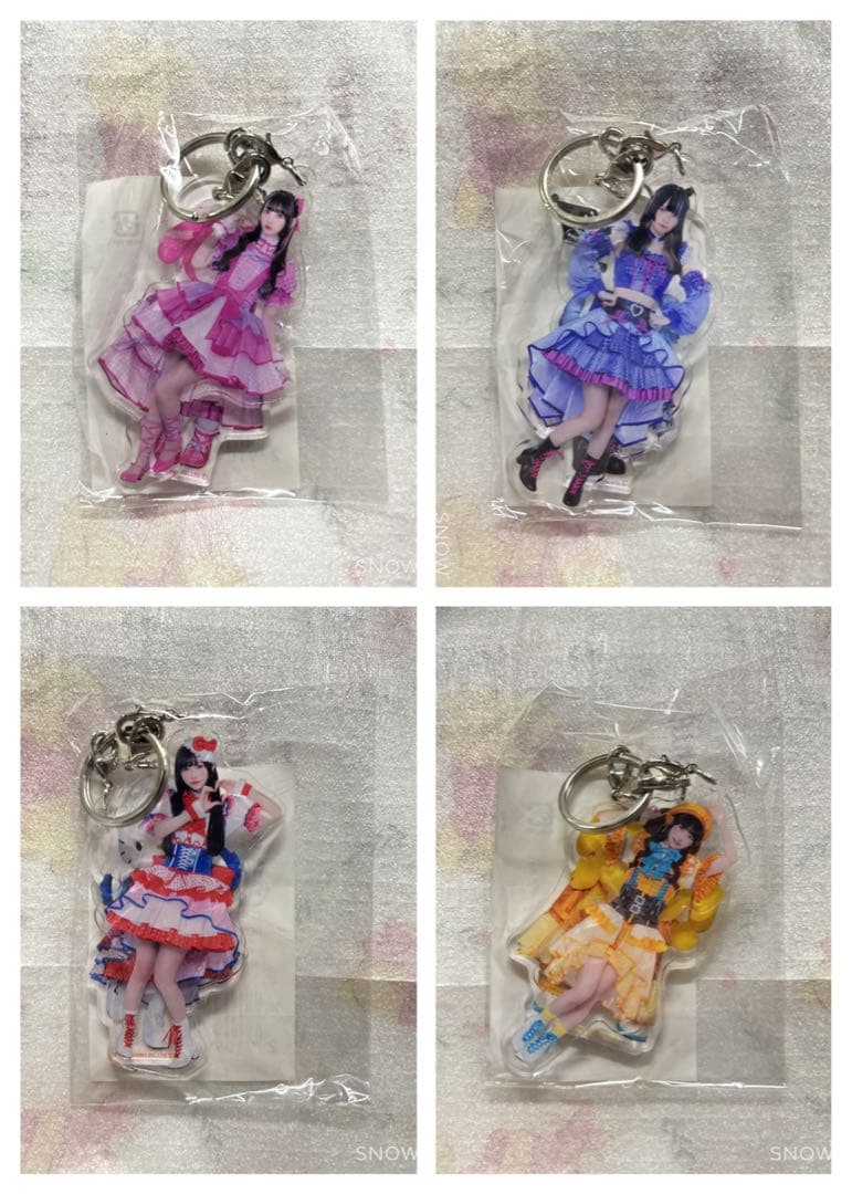 きゅるりんってしてみて　サンリオ　アクリルキャラクターキーホルダー4点セット