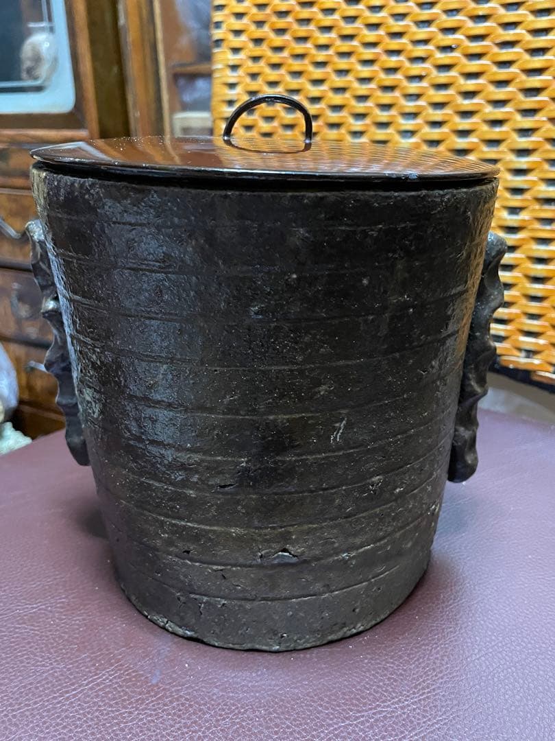 古備前　菅耳單口水指