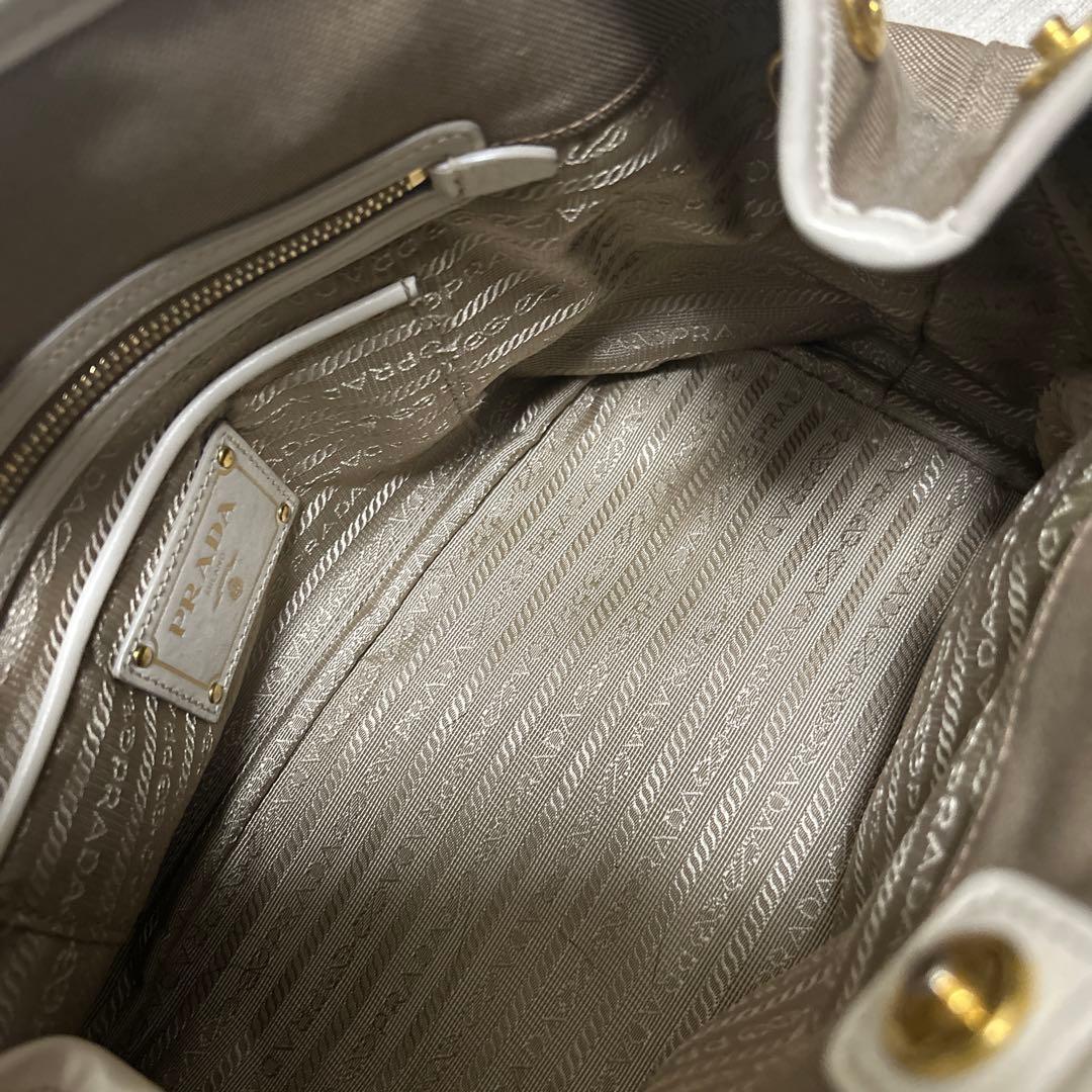 PRADA グレー キャンバス ハンドバッグ