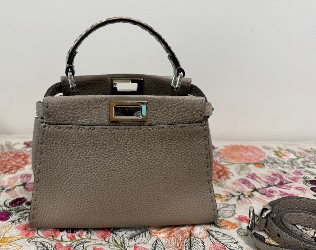 Nanana　FENDI ピーカブー　スモールサイズ　グレージュ