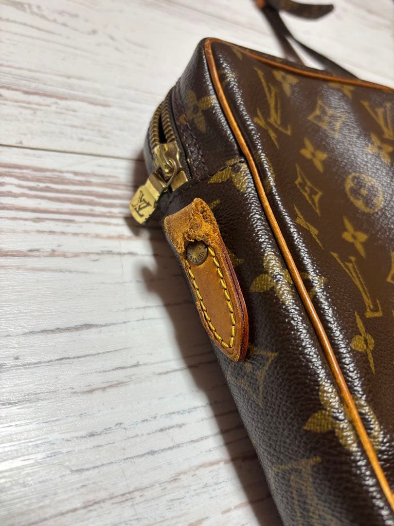 ルイヴィトン　ショルダーバック