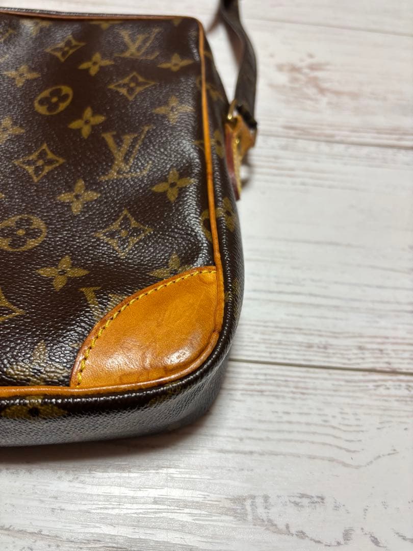 ルイヴィトン　ショルダーバック