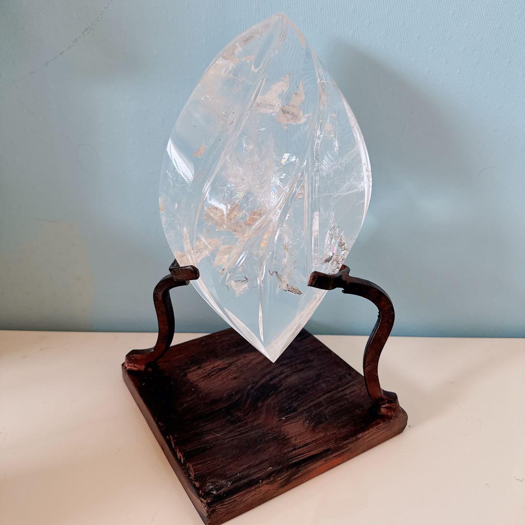 天然水晶★アーモンド型オブジェ★透明水晶★レインボー入り★台座付き★天然石★置物