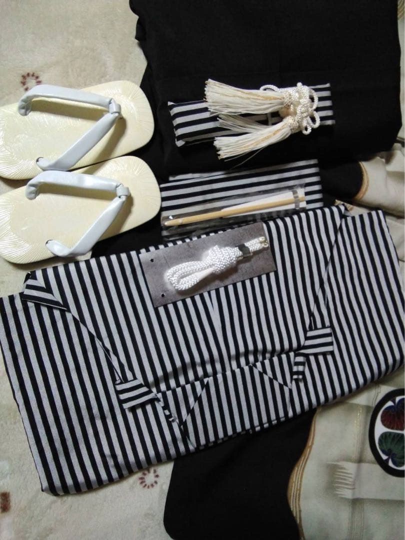 mica です。男の子用・5歳向け・化繊・ちりめん地のお着物と袴セット