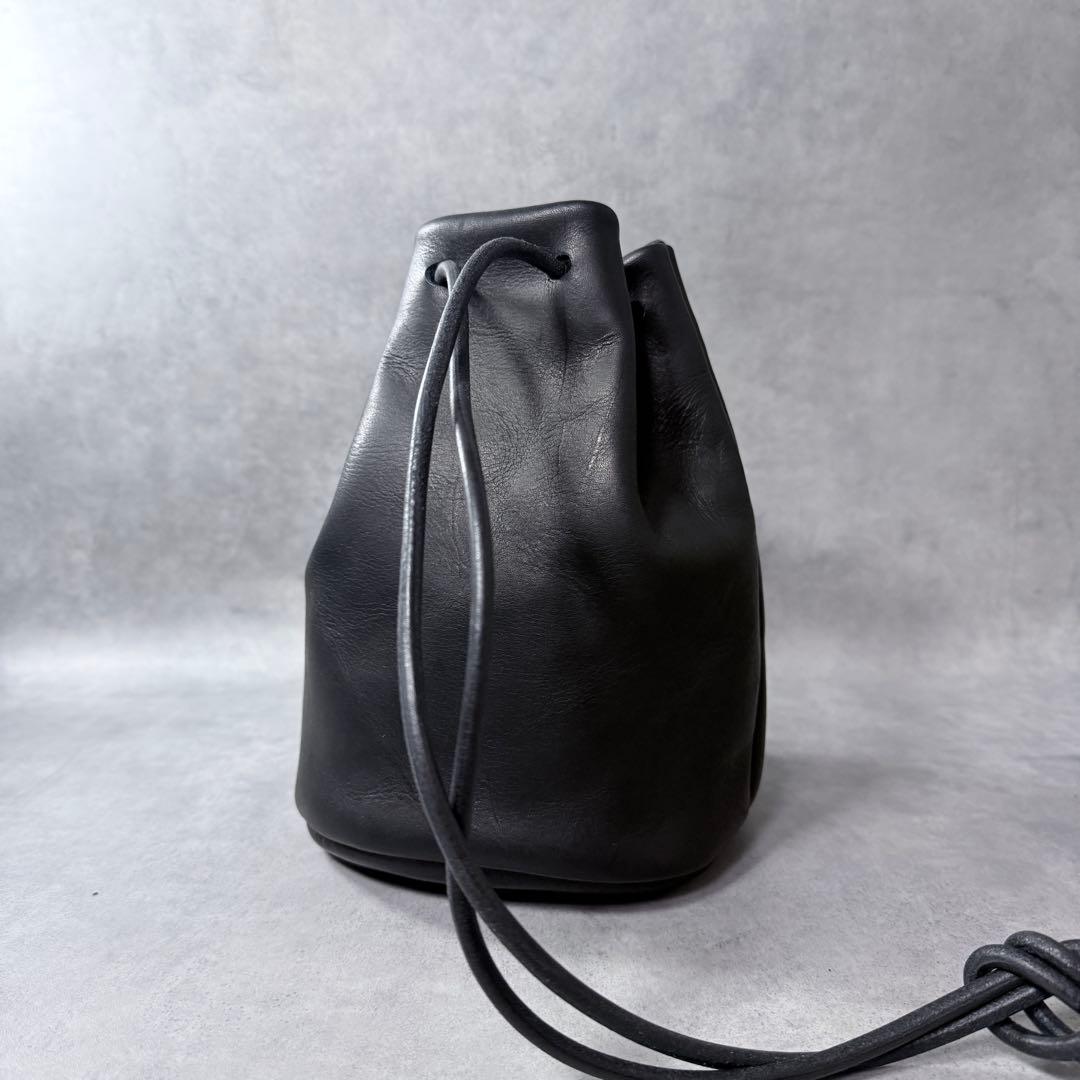 モルミルス mormyrus レザー 巾着バッグ 本革 巾着ショルダー 黒