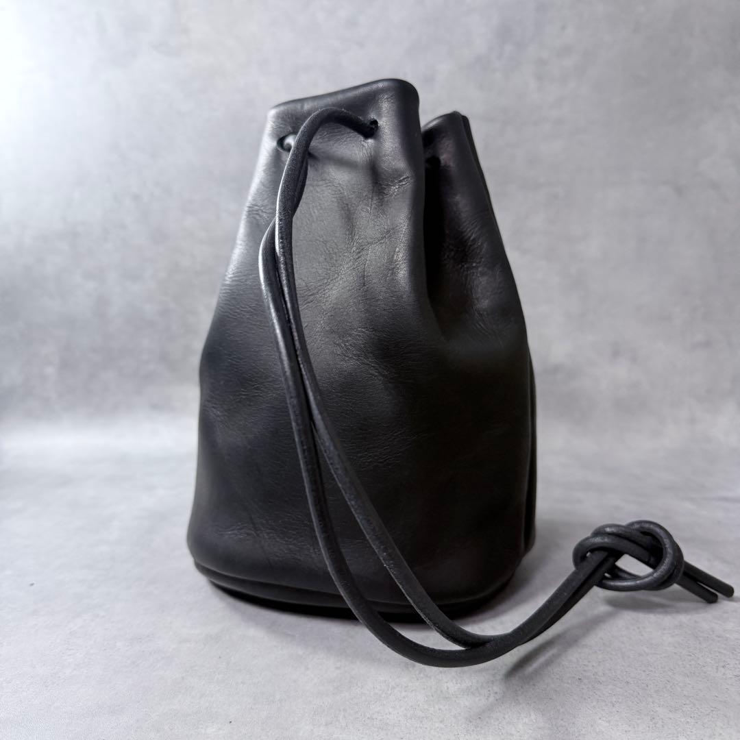 モルミルス mormyrus レザー 巾着バッグ 本革 巾着ショルダー 黒