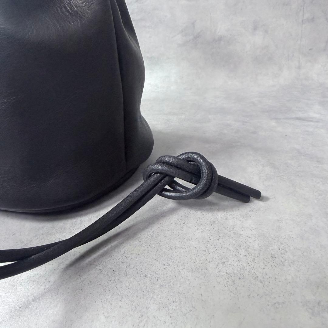 モルミルス mormyrus レザー 巾着バッグ 本革 巾着ショルダー 黒