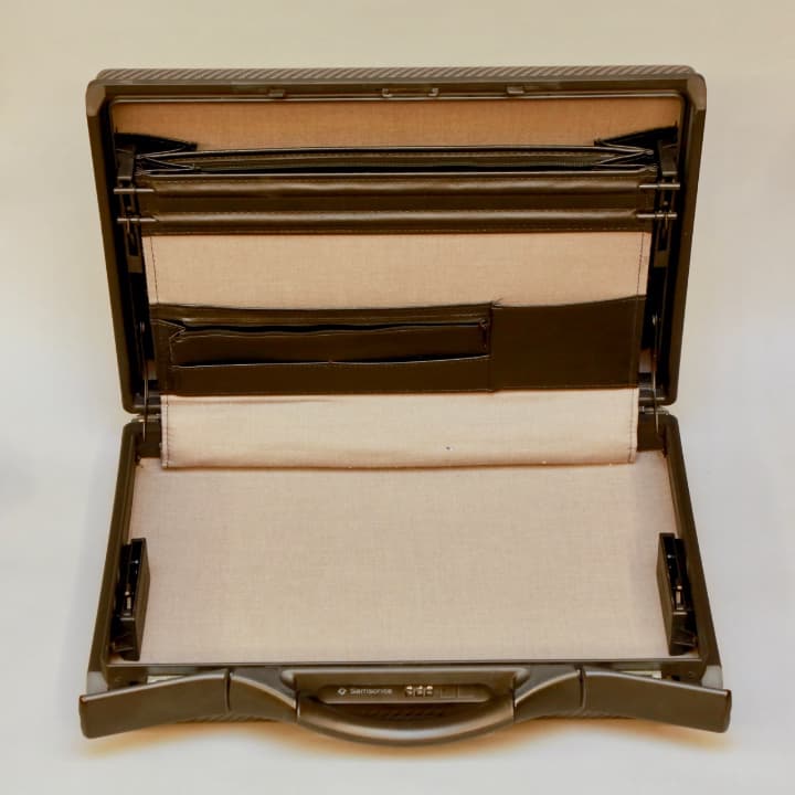 【激レア】SIMPSON カーボンファイバーアタッシュケース