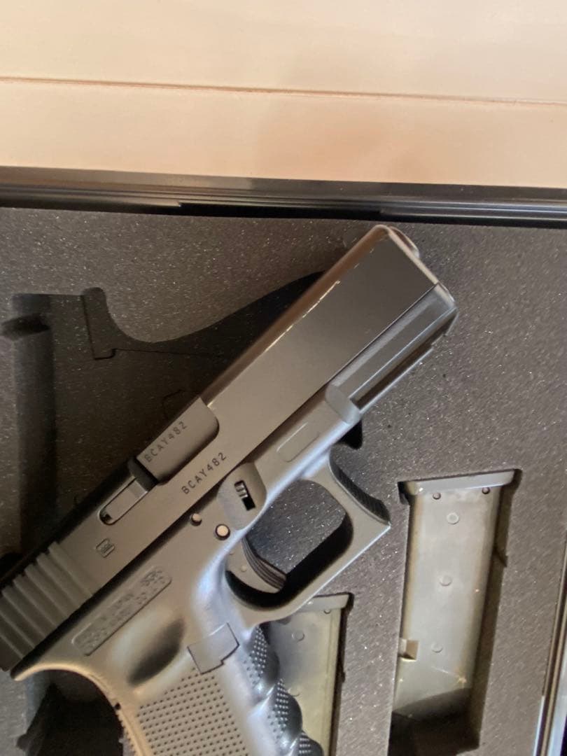 ハードケース&予備マガジン2本付き　東京マルイGLOCK19ガスガン❗️