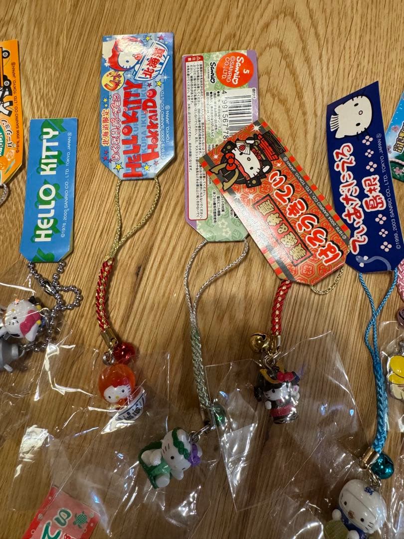 T*a様 ハローキティ 根付セット ３８＋1 ご当地限定品多数　おまけ付き