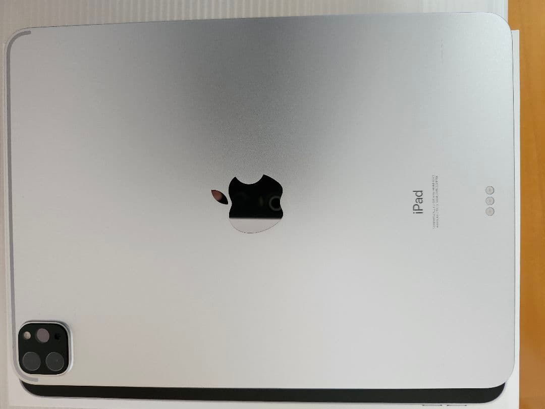 iPad Pro 11インチ (第2世代) 128GB +キーボード