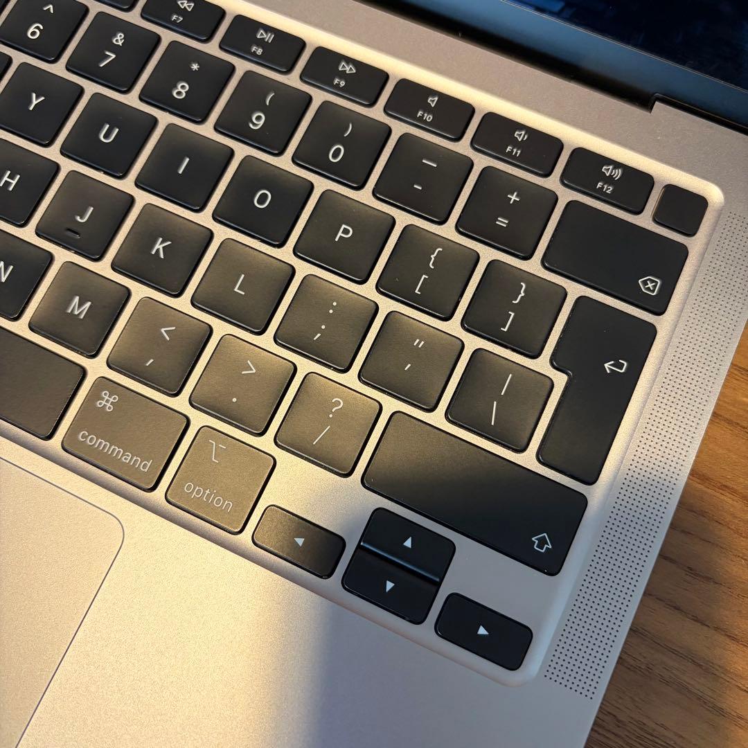 M1MacBookAir 13インチ 16メモリ 256GB スペースグレー