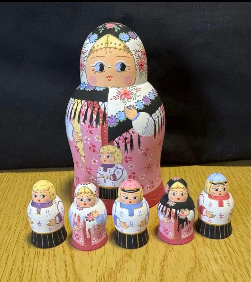 新品　ロシア　アーティスト　ダリア　ミッチィナ作品。マトリョーシカ。6体。