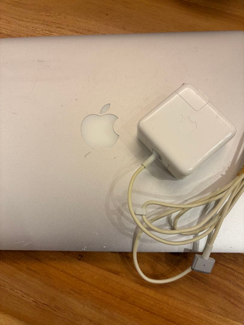 Apple MacBook Air 2015 本体 充電器付き