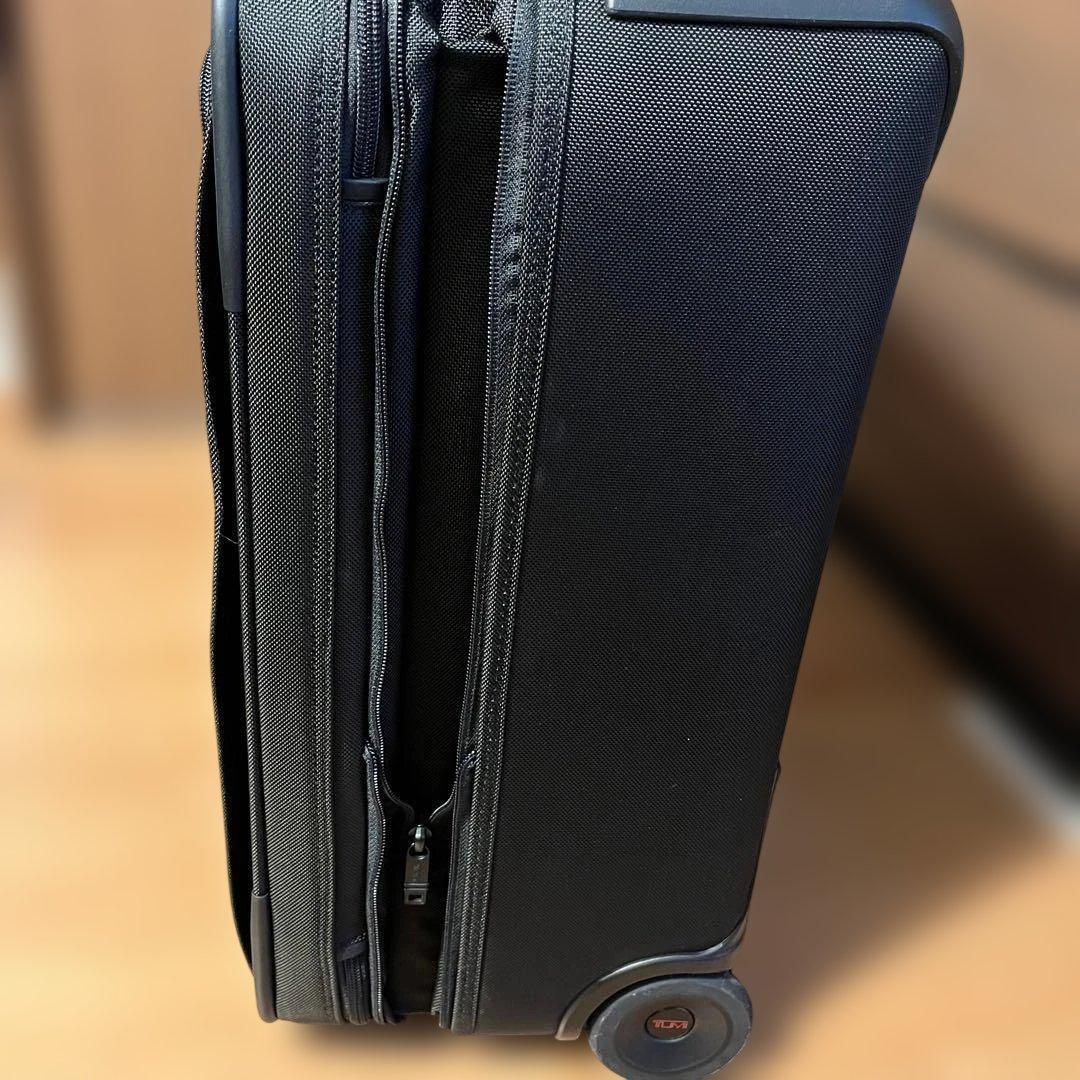 美品 TUMI キャリーケース 220211D2U 2輪　黒ナイロン