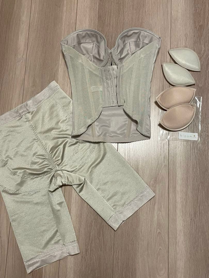 bridal bloom 4点セット　ビスチェ　ガードル　プッシュアップパッド