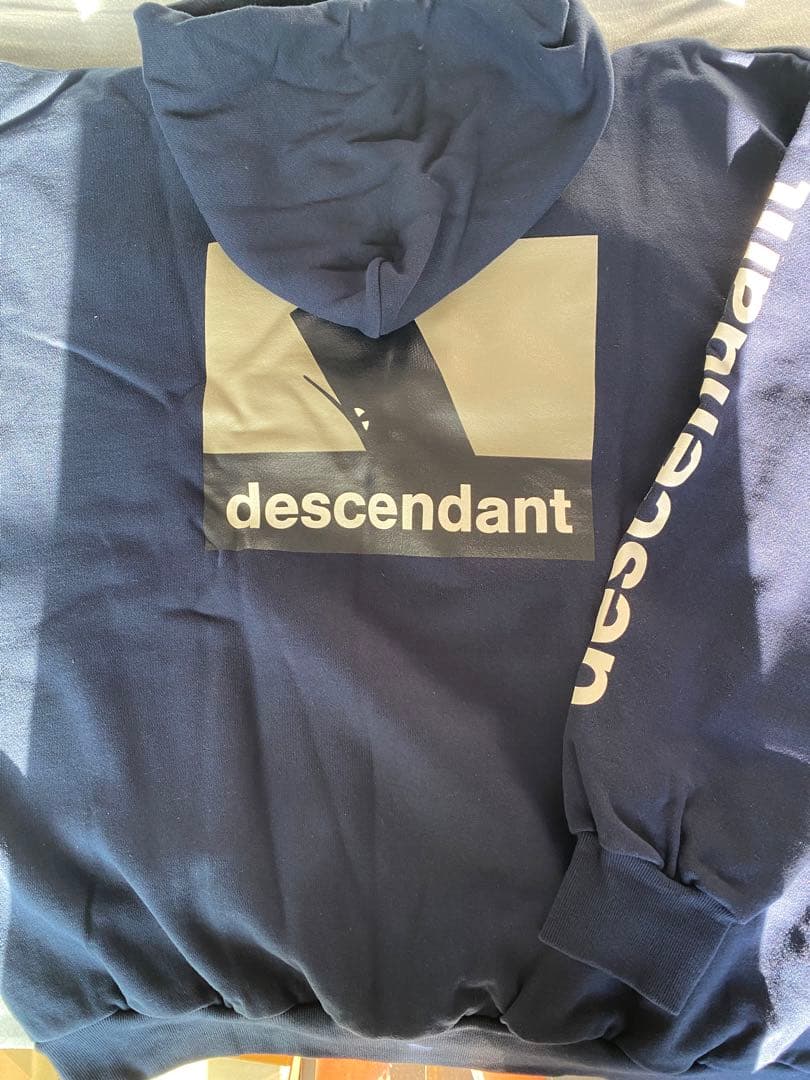 本日限定価格　Descendant フーディー