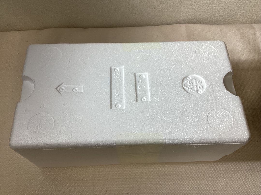 京商1/18 アウディAudi R8 V10 プラスクーペ　カモフラグリーン