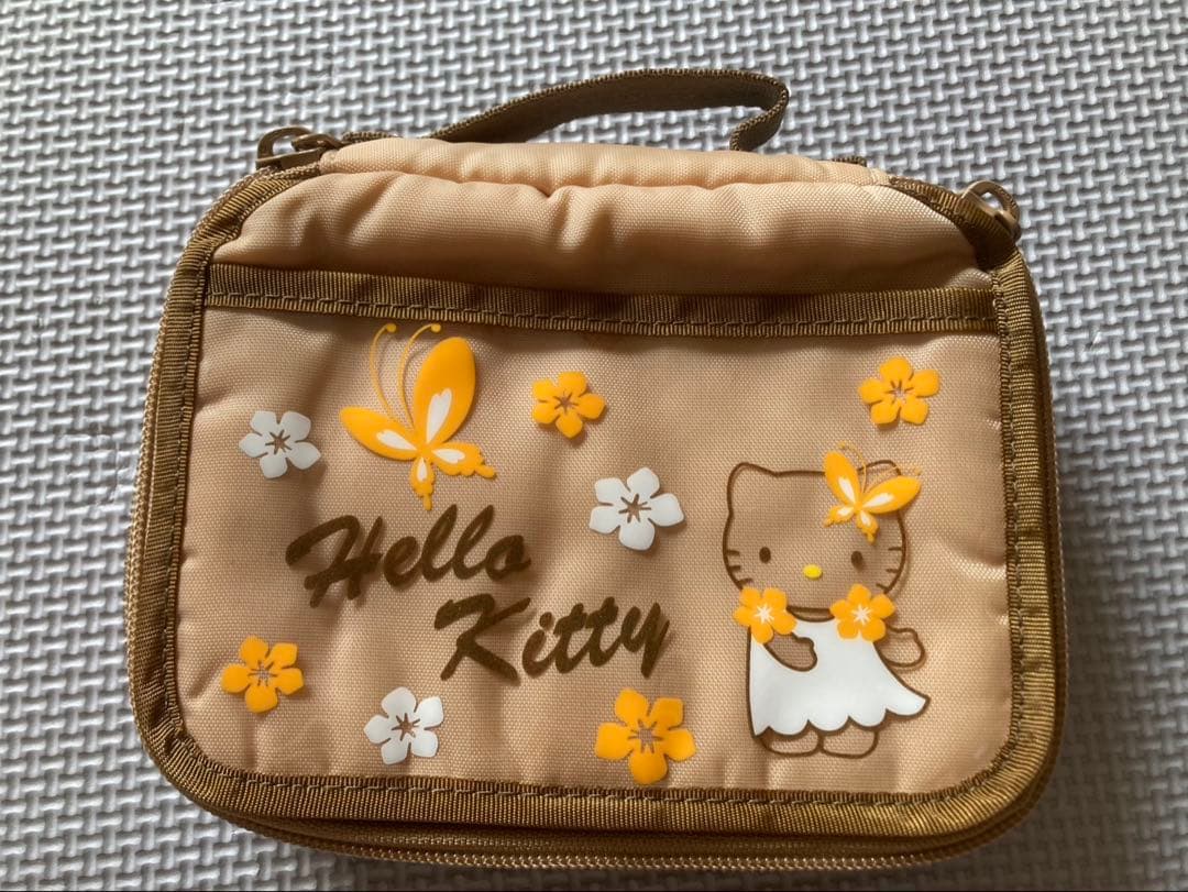 ハローキティポーチ