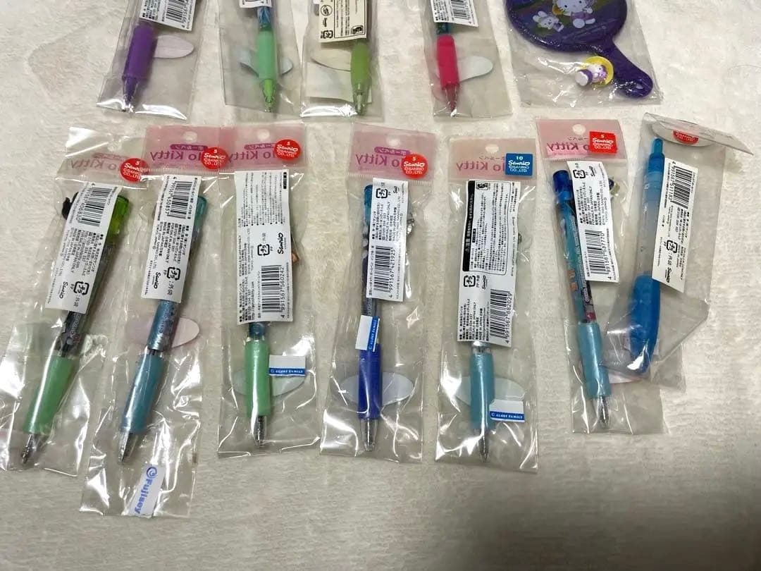 Hello Kitty ご当地　ボールペン、シャーペン、鏡セット