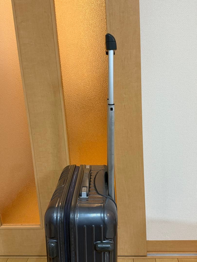 リモワ　RIMOWA サルサデラックス　2輪　32L 機内持込　グレー